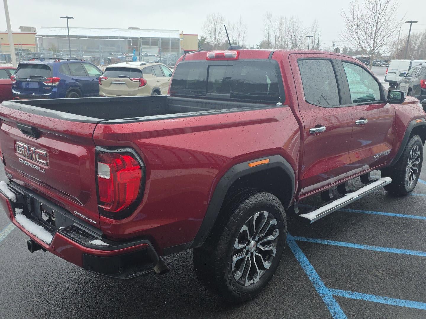 Used 2024 GMC Canyon Denali AWD/4WD image 7
