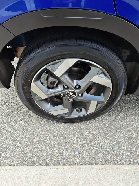 Used 2023 Hyundai Venue SEL image 10