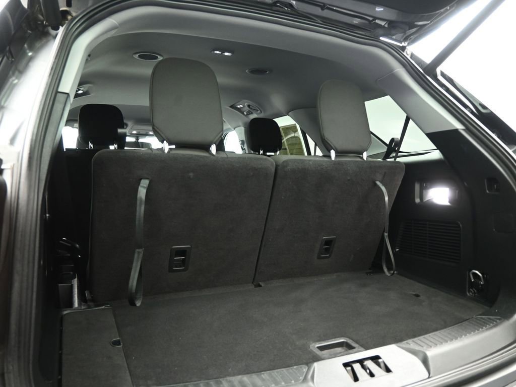 Certified 2023 Ford Explorer XLT RWD image 25