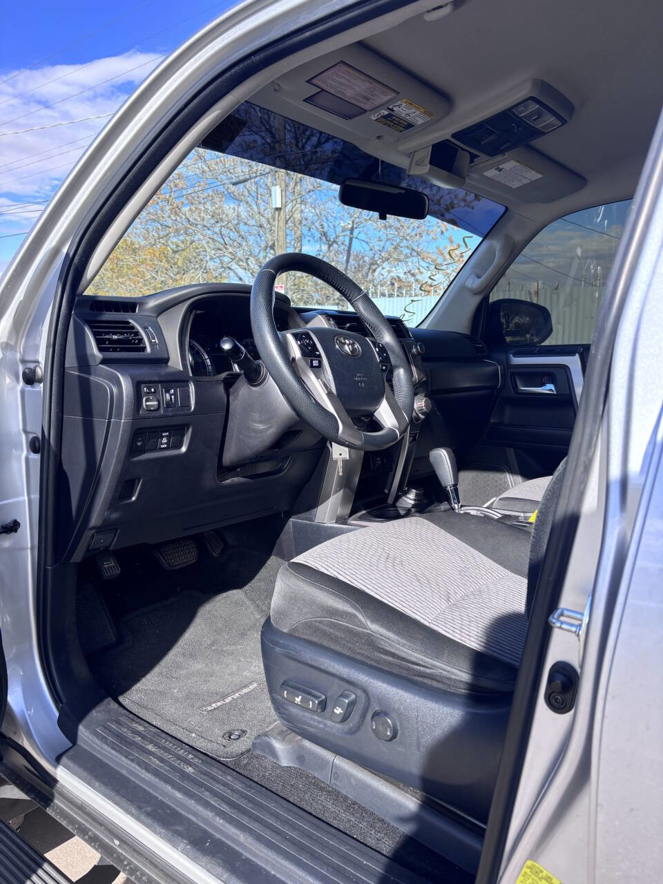 Used 2017 Toyota 4Runner SR5 image 9