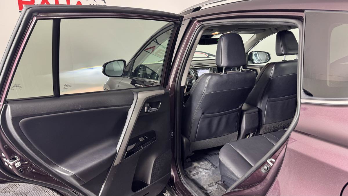 Used 2016 Toyota RAV4 Limited AWD/4WD image 31