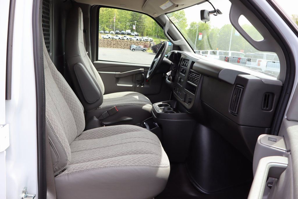 New 2025 Chevrolet Express 2500 w/ Driver Convenience Package RWD image 19