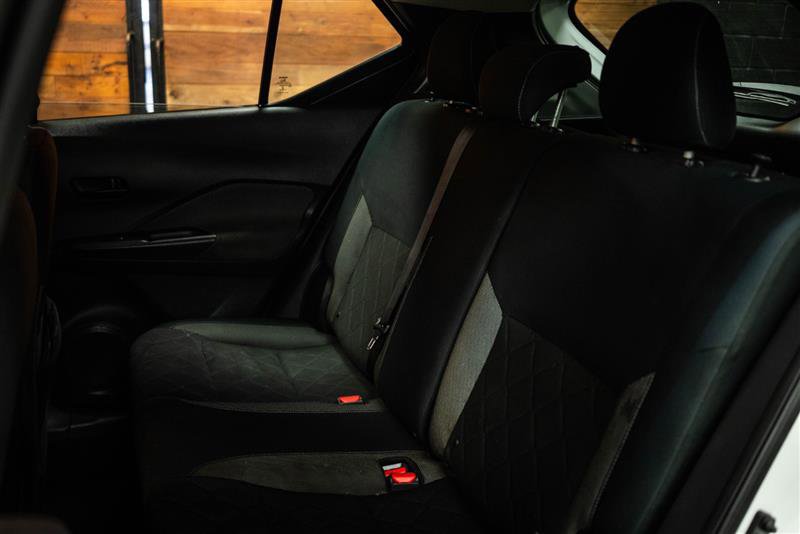 Used 2019 Nissan Kicks S image 8