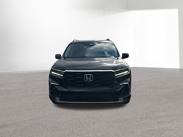 New 2025 Honda Pilot Touring image 3