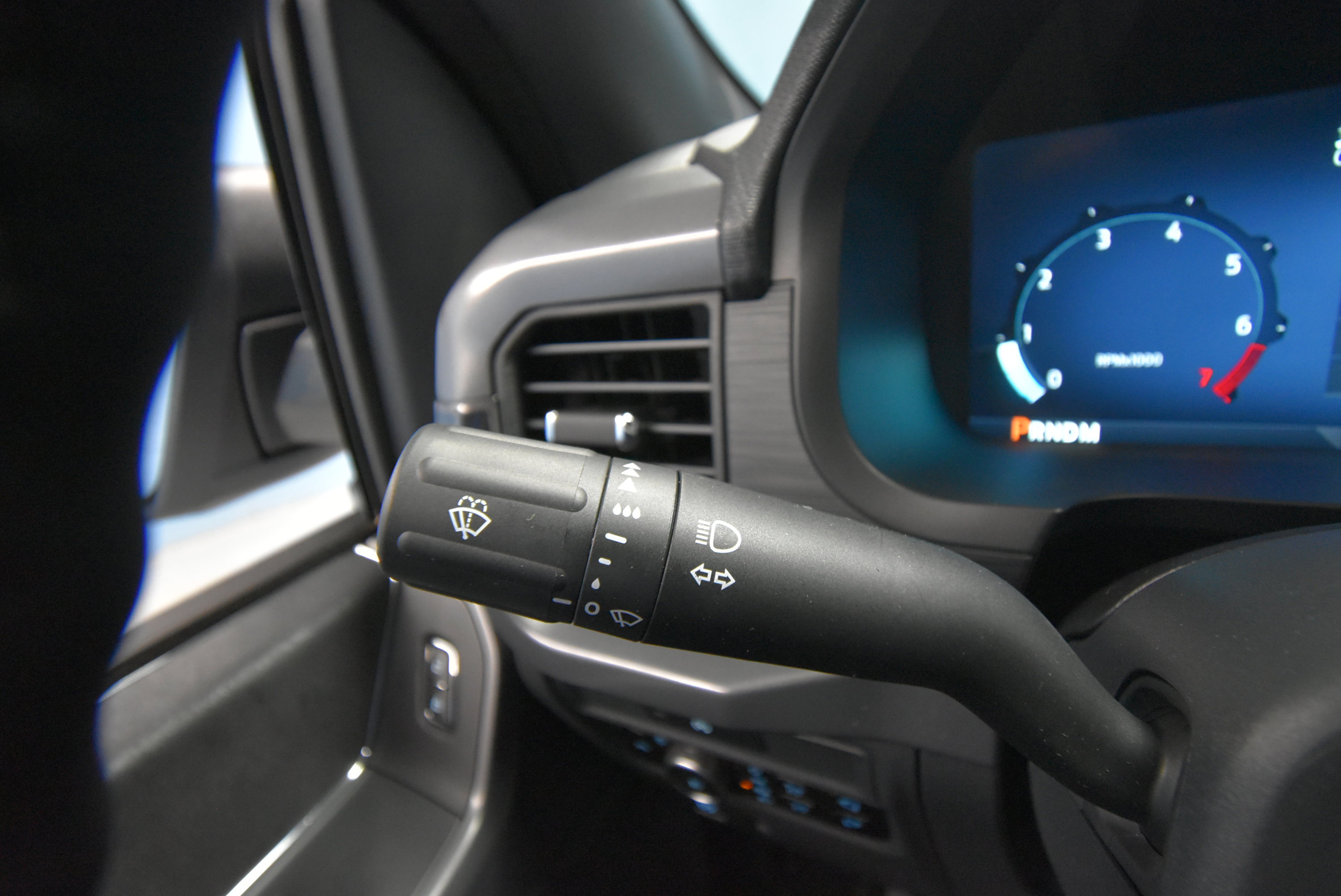 New 2025 Ford F150 XLT w/ Equipment Group 302A MID image 9