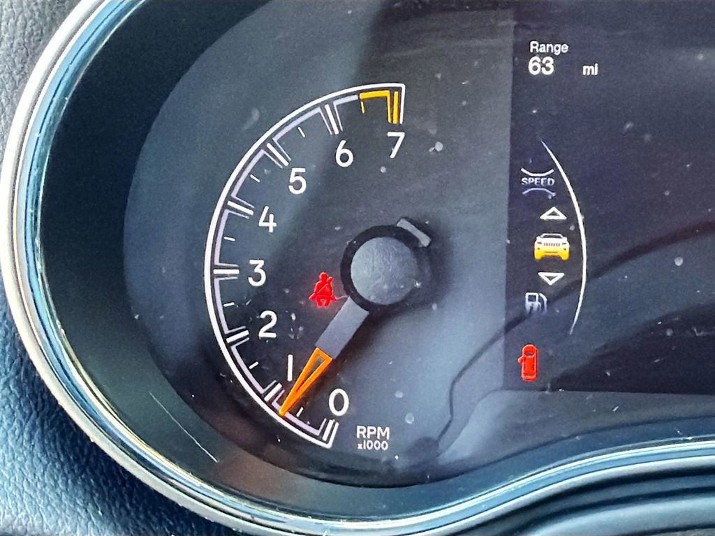 Used 2019 Jeep Grand Cherokee Altitude image 42