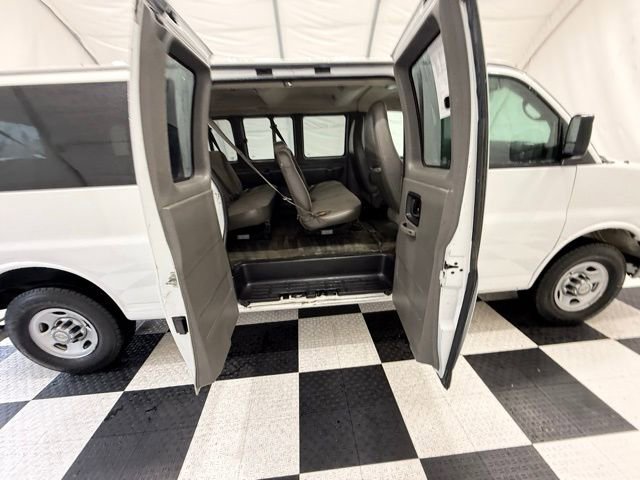 Used 2015 Chevrolet Express 3500 LT w/ LT Preferred Equipment Group image 21