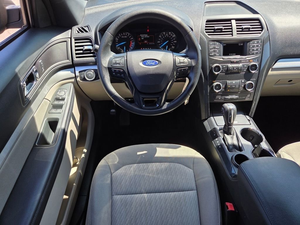 Used 2018 Ford Explorer FWD image 4