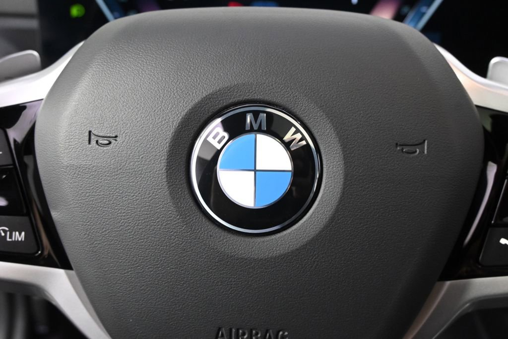 Used 2025 BMW 330i xDrive Sedan image 35