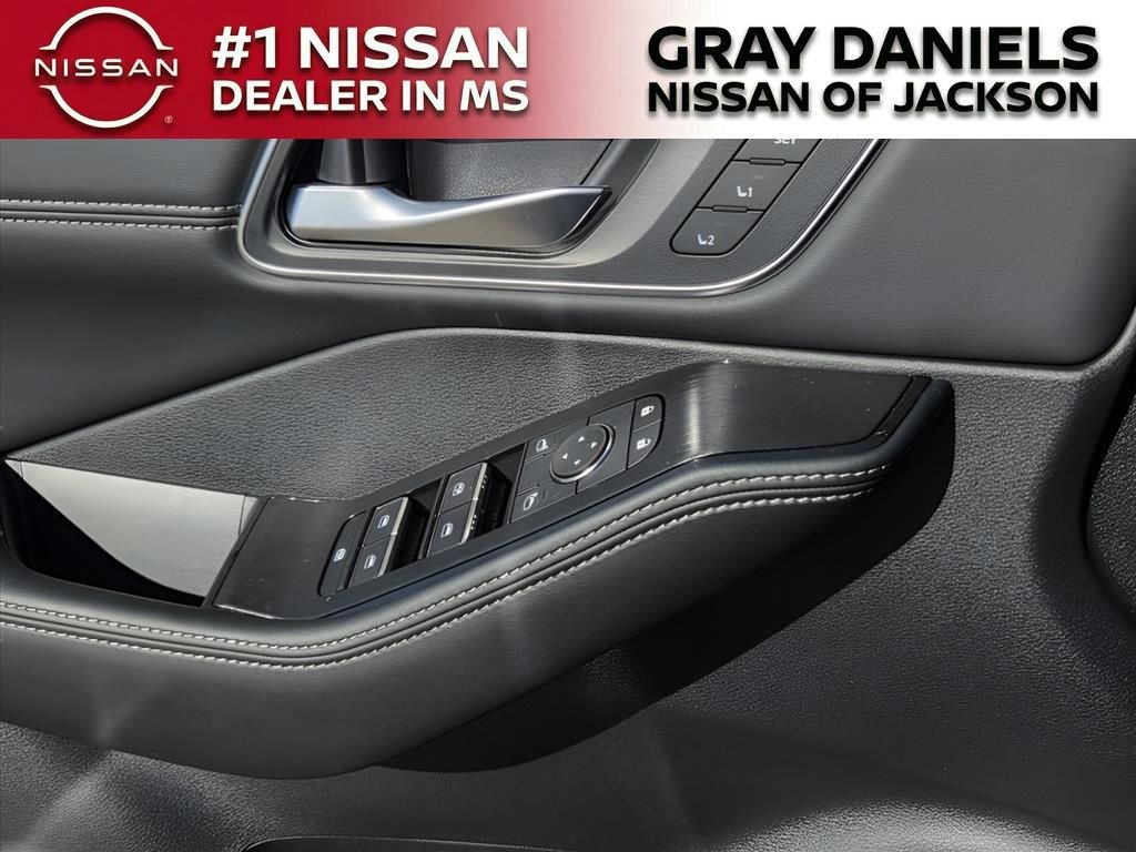 New 2026 Nissan Rogue Platinum w/ Platinum Premium Package image 15