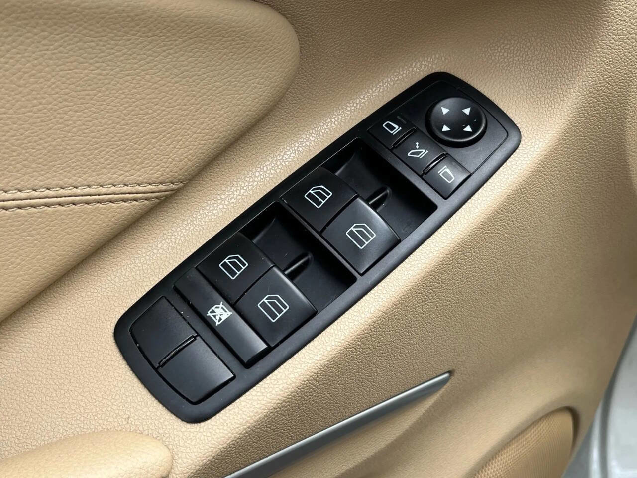 Used 2010 Mercedes-Benz ML 350 4MATIC image 16