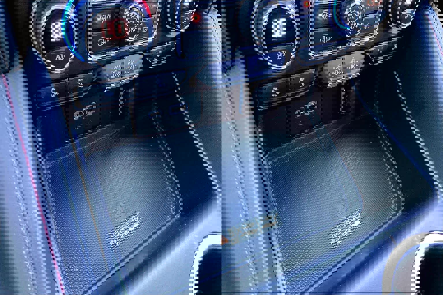 Used 2021 Chevrolet Suburban RST w/ Luxury Package image 33