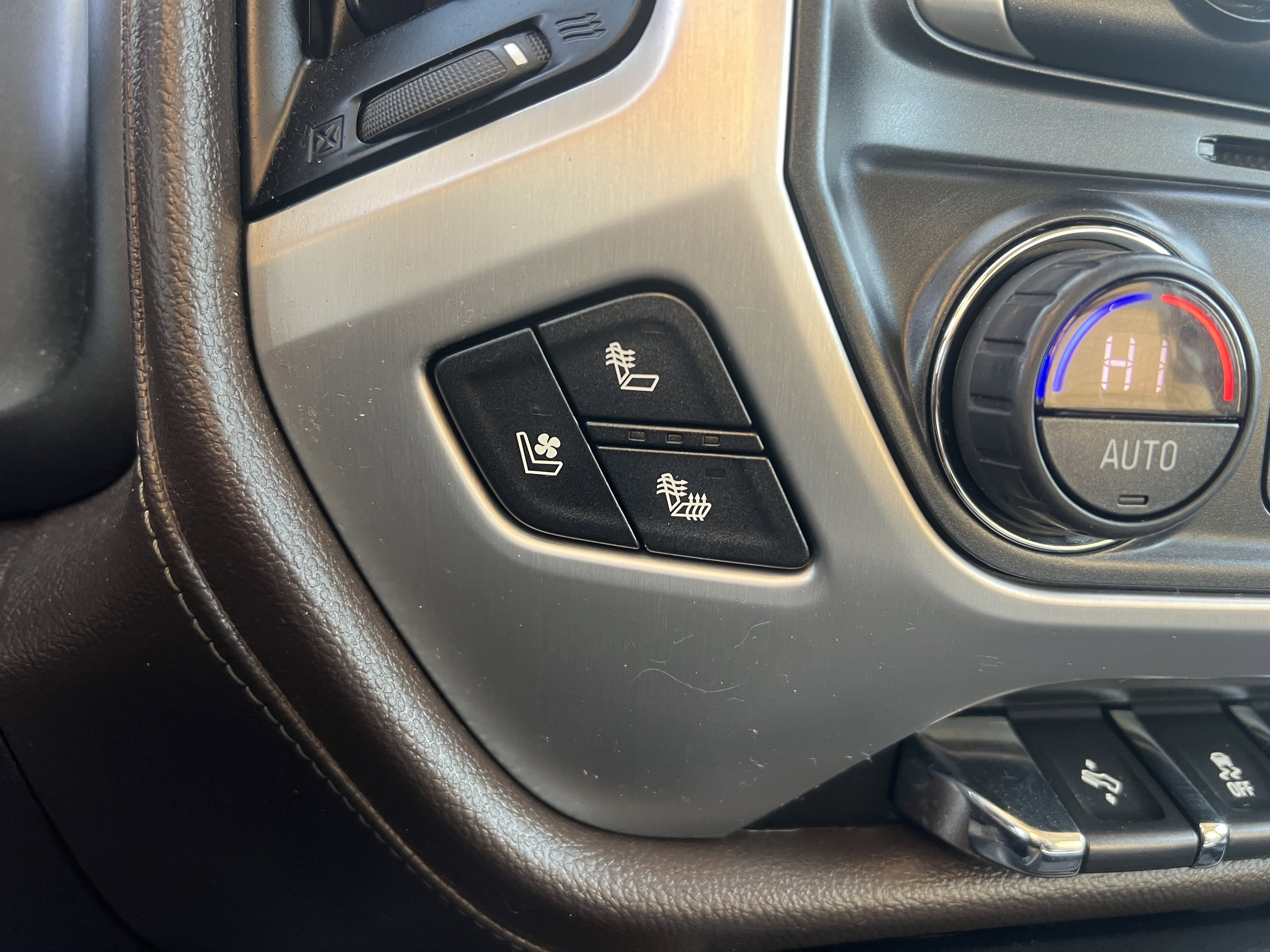 Used 2018 GMC Sierra 1500 SLT image 25