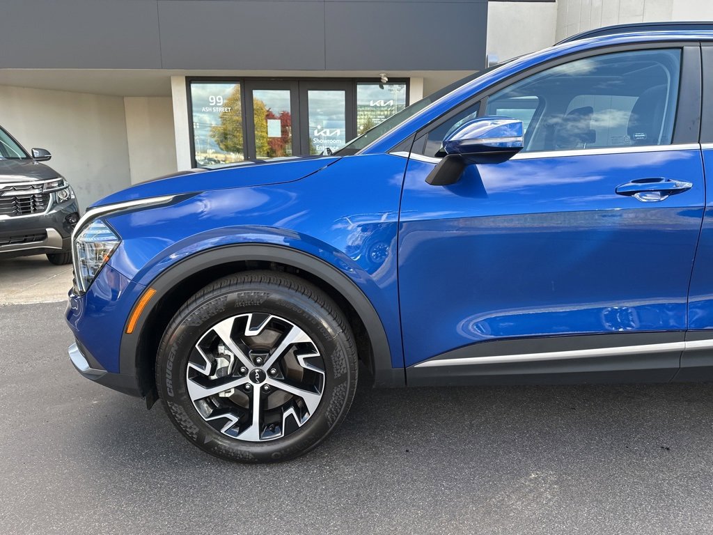 Used 2025 Kia Sportage EX w/ Premium Package image 11