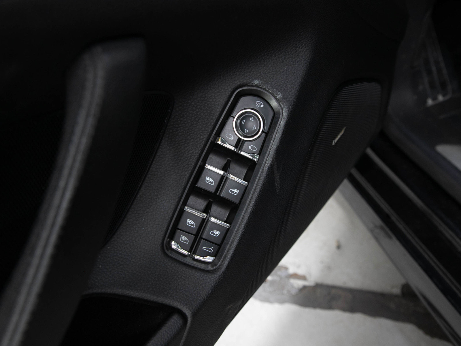 Used 2014 Porsche Panamera 4 w/ Bose Audio Package AWD/4WD image 22