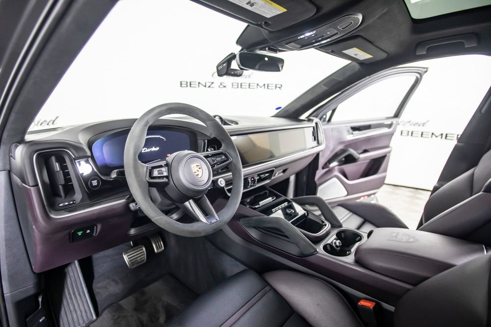 Used 2024 Porsche Cayenne Turbo AWD/4WD image 20