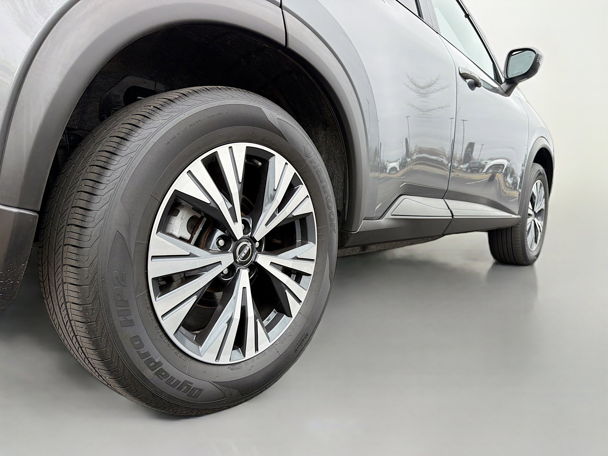 Used 2022 Nissan Rogue SV AWD/4WD image 14