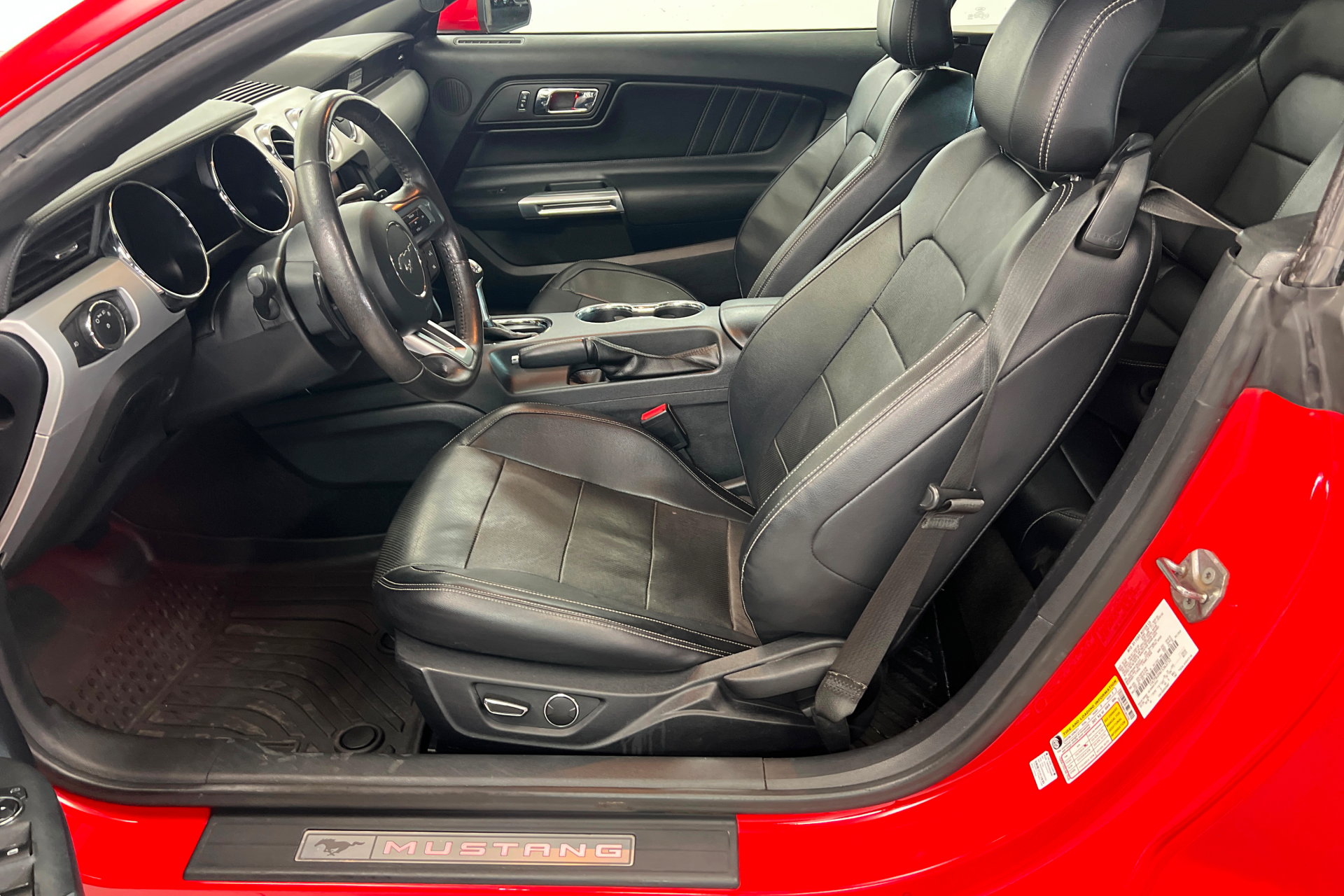Used 2015 Ford Mustang Premium RWD image 18