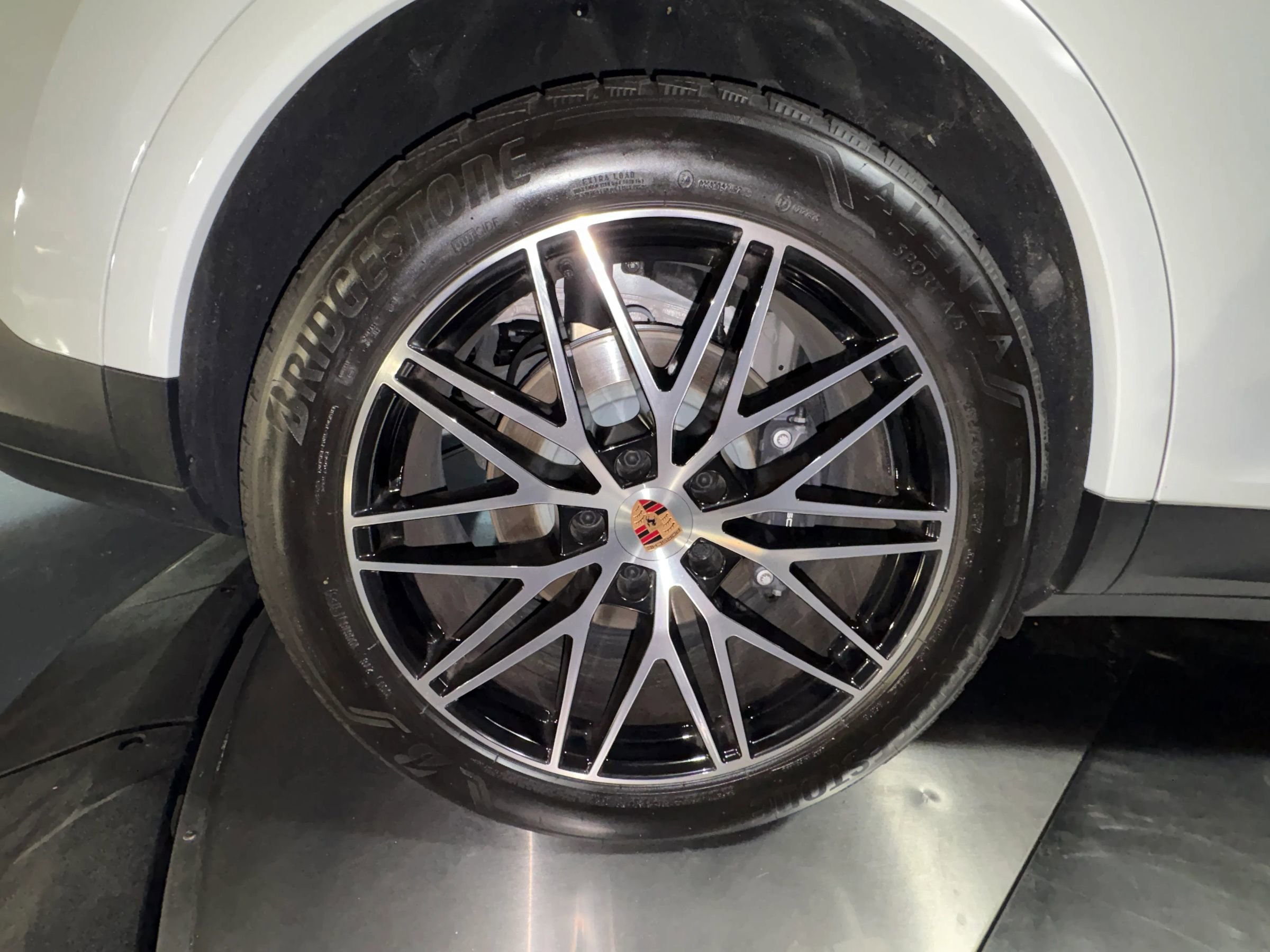 Used 2026 Porsche Cayenne image 32