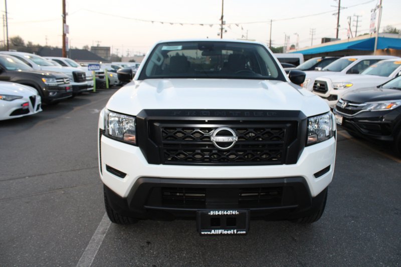 Used 2023 Nissan Frontier S image 2