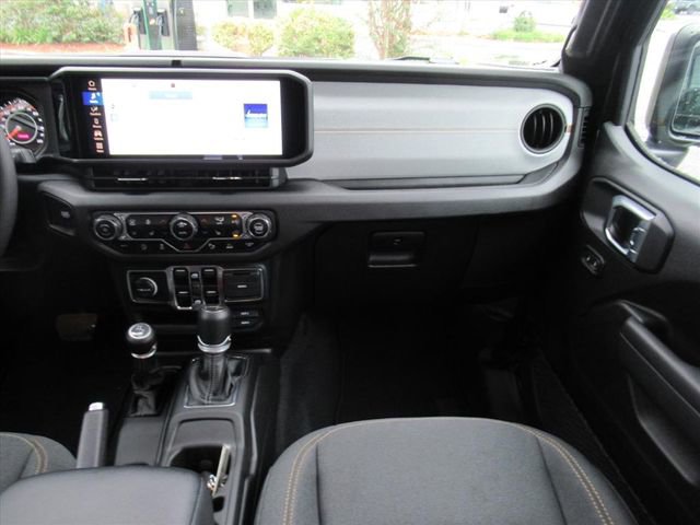 Used 2024 Jeep Gladiator Sport image 15