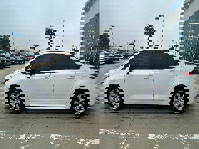 Used 2026 Toyota Corolla LE image 2