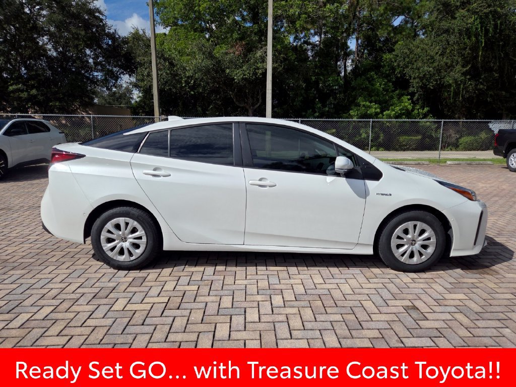 Used 2021 Toyota Prius LE FWD image 13