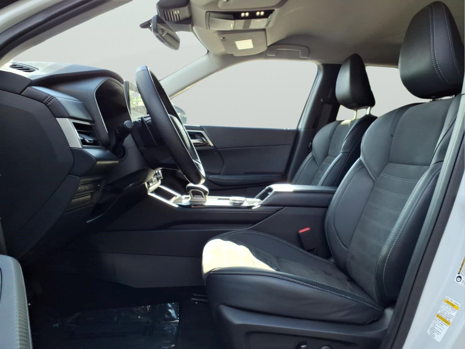 Used 2025 Mitsubishi Outlander SE AWD/4WD image 18
