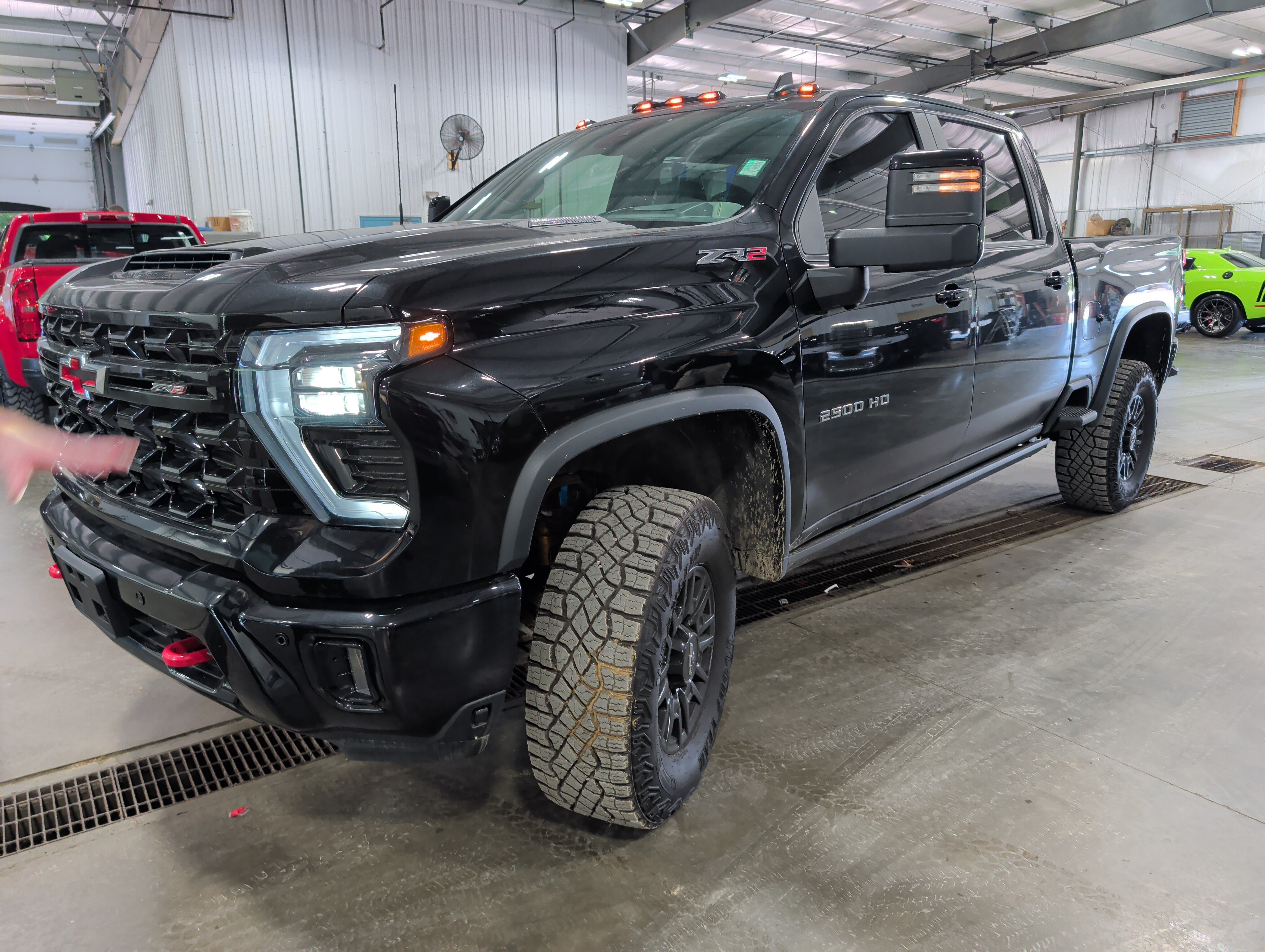 Used 2025 Chevrolet Silverado 2500 ZR2 w/ Technology Package AWD/4WD image 6