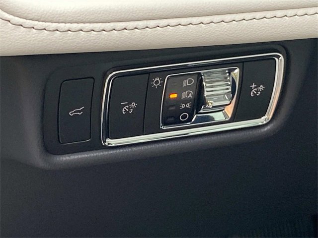 Used 2025 Lincoln Aviator 2WD image 16