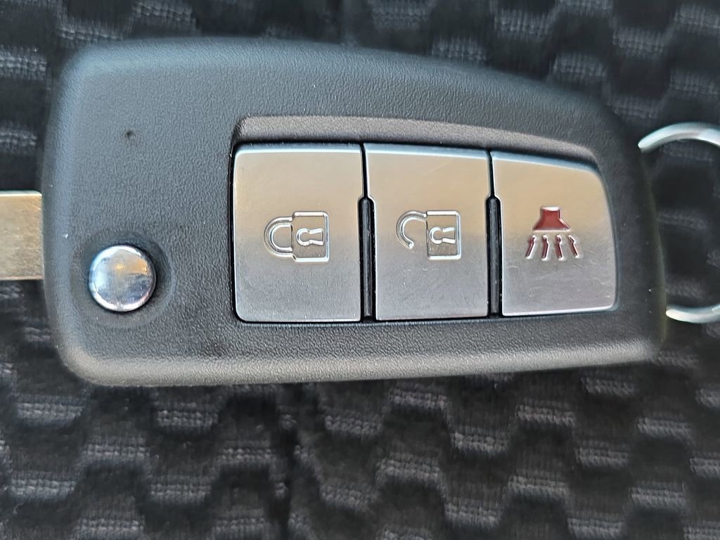 Used 2022 Nissan Rogue Sport S image 35