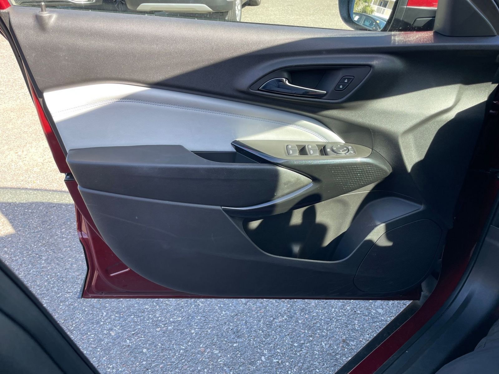 Used 2025 Chevrolet Trax LT image 18