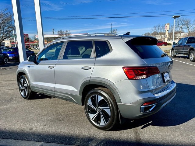 New 2024 Volkswagen Taos SE image 4