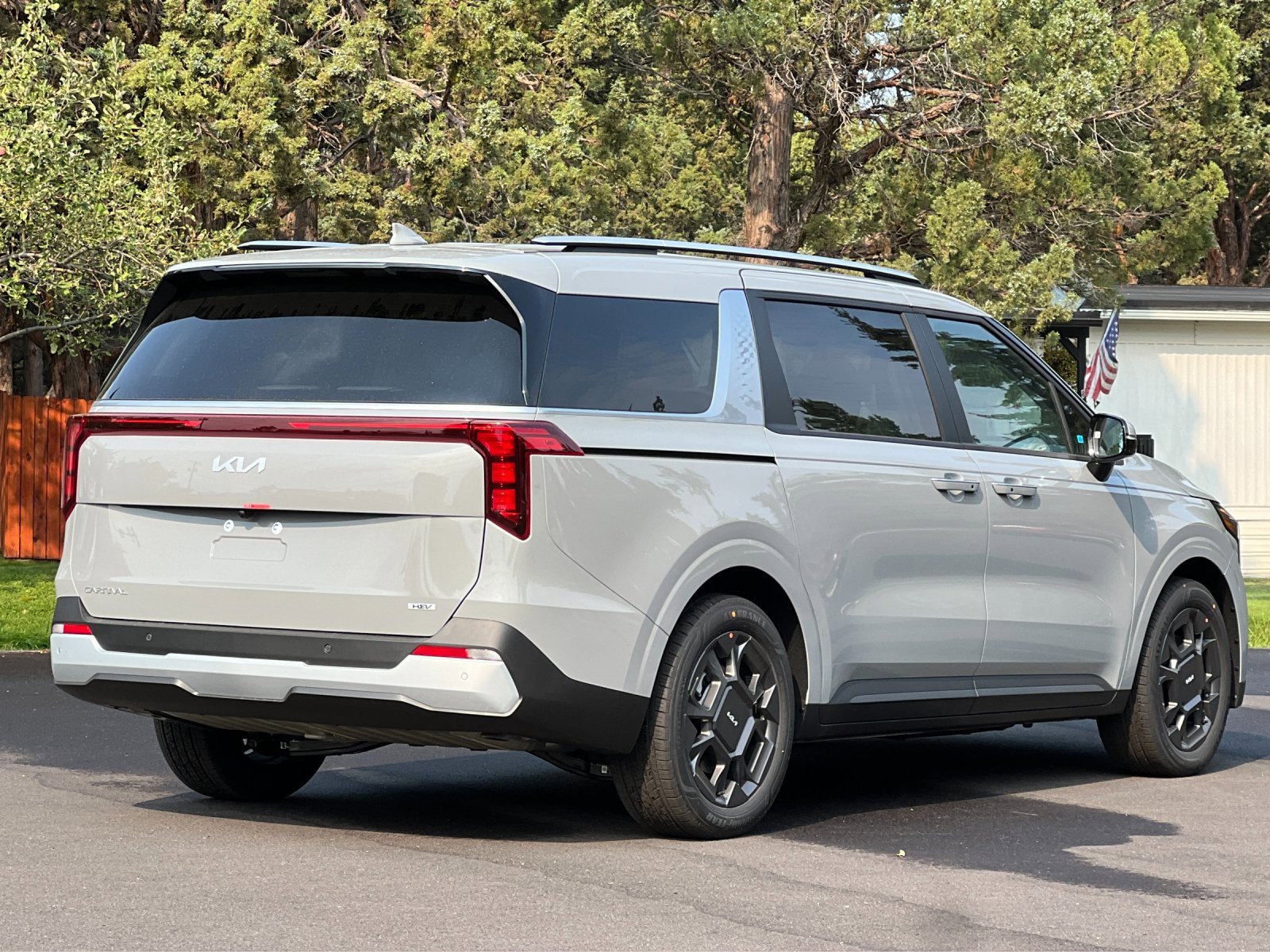 New 2026 Kia Carnival EX image 4