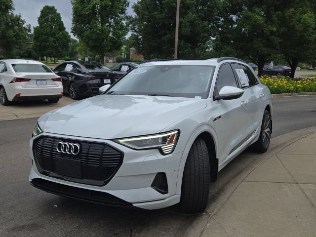 Used 2023 Audi e-tron Premium Plus w/ Premium Plus Package AWD/4WD image 7