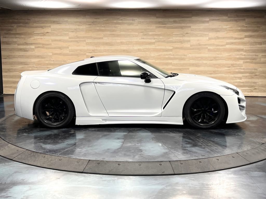 Used 2010 Nissan GT-R Premium AWD/4WD image 23