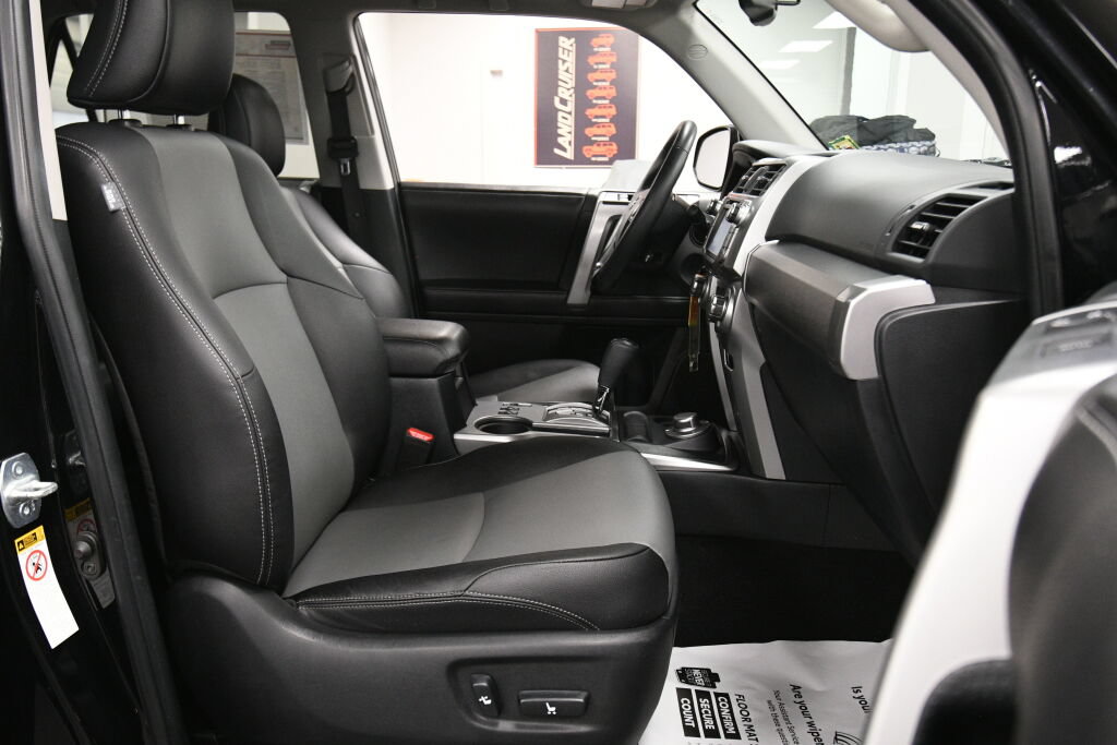 Used 2017 Toyota 4Runner SR5 Premium AWD/4WD image 27