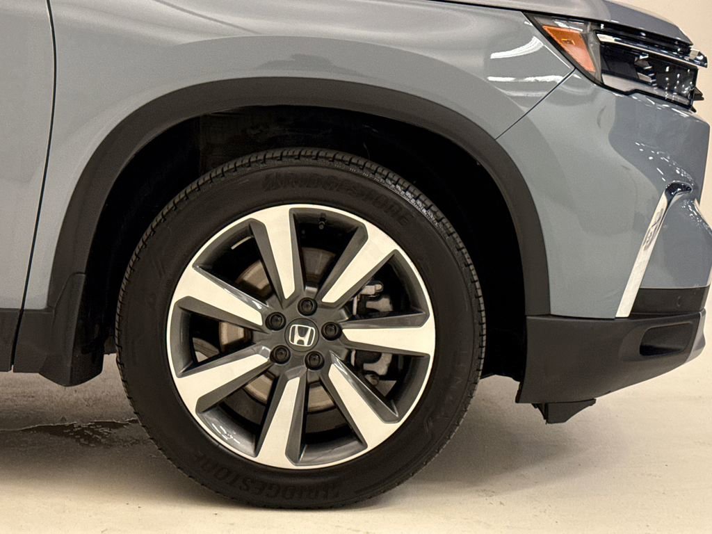 Certified 2025 Honda Pilot Elite image 6