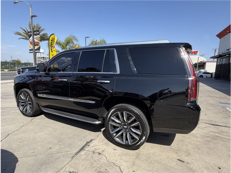 Used 2017 Cadillac Escalade Premium Luxury RWD image 59