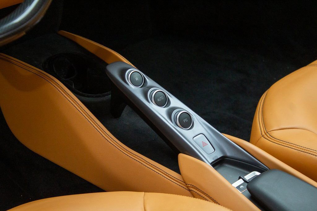 Used 2020 Ferrari F8 Tributo image 21