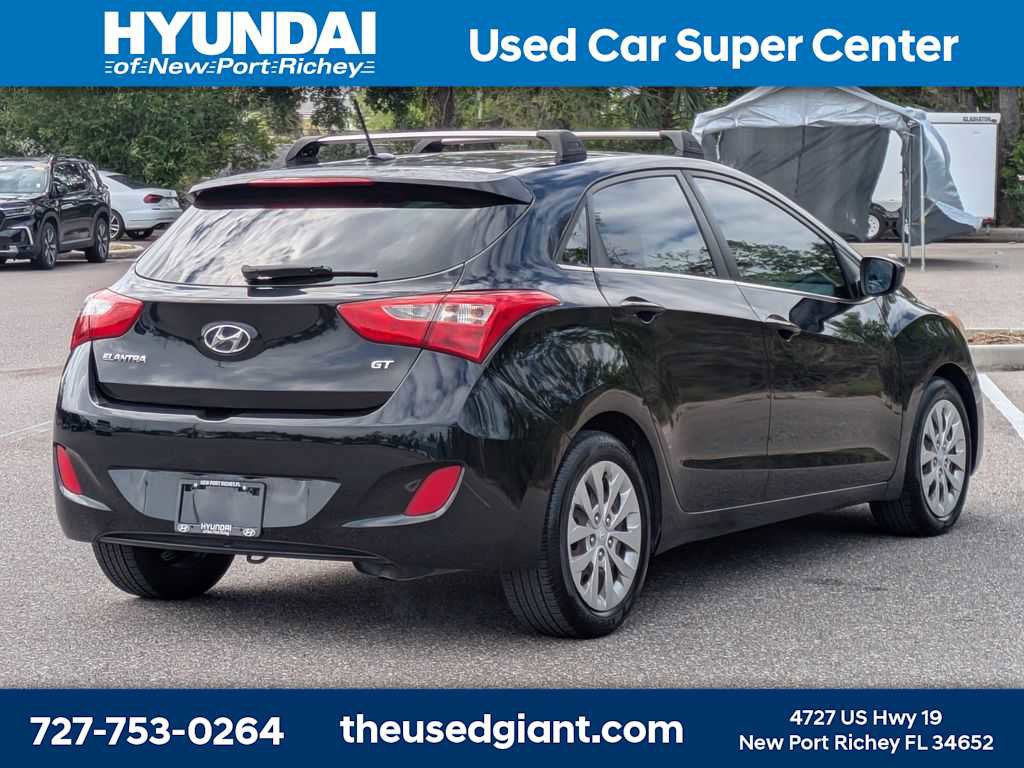 Used 2017 Hyundai Elantra GT image 5