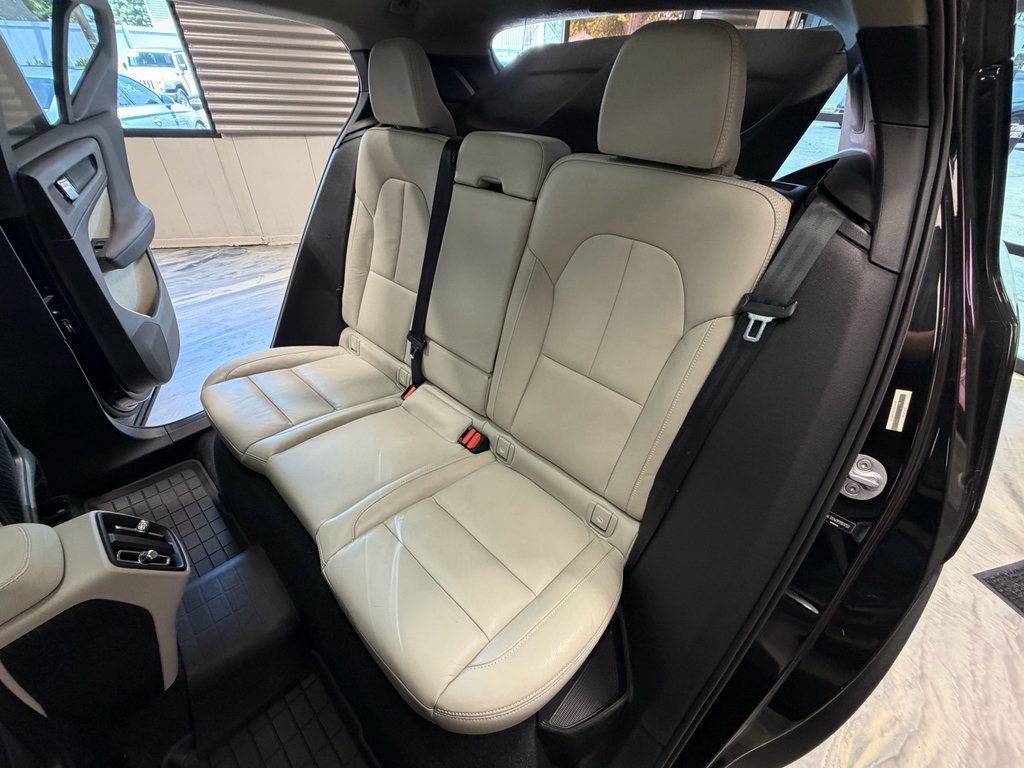 Used 2023 Volvo XC40 B5 Plus w/ Driver Assist Package AWD/4WD image 6