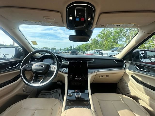 Used 2022 Jeep Grand Cherokee L Limited AWD/4WD image 2