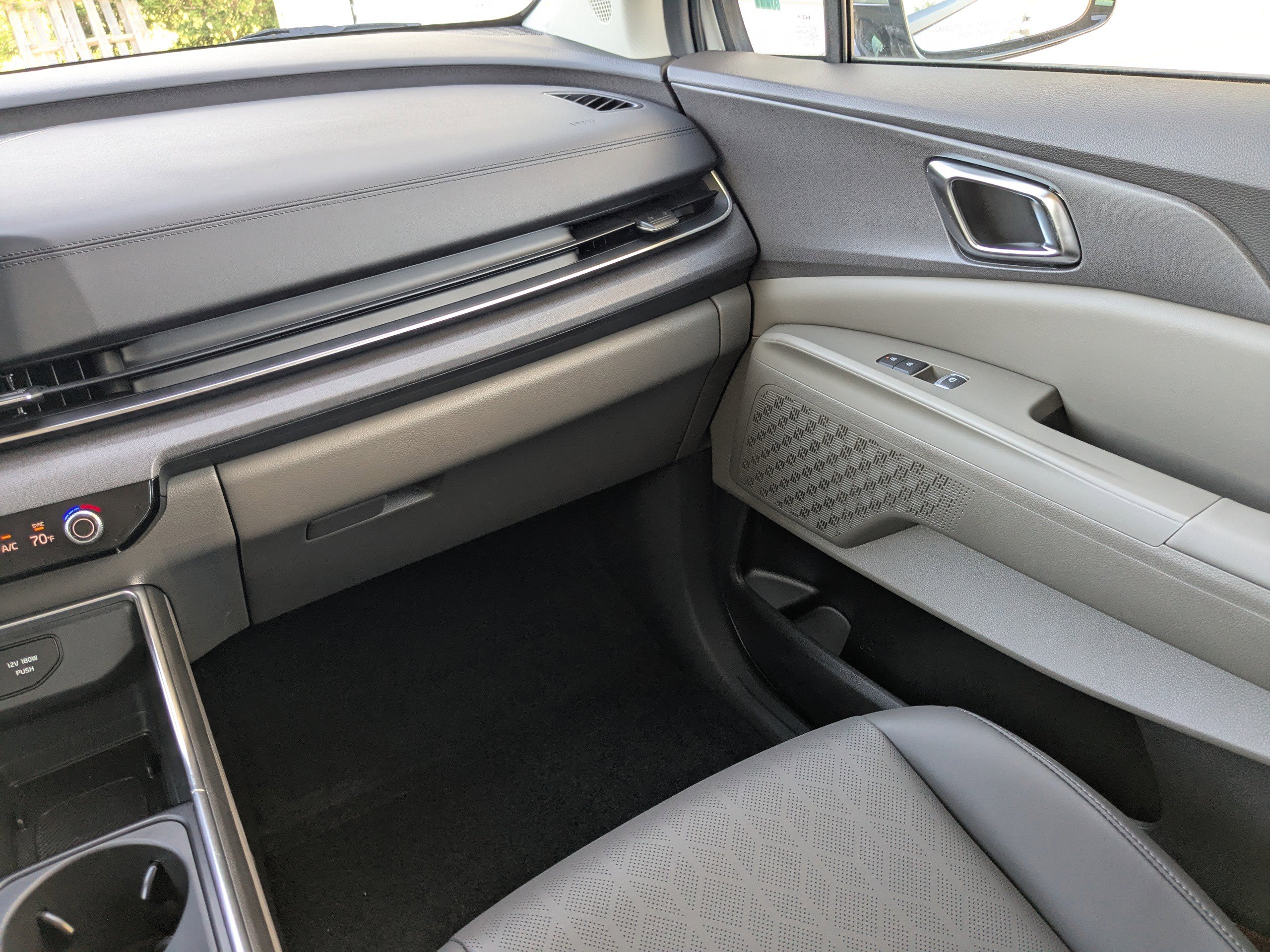 New 2026 Kia Carnival EX image 22