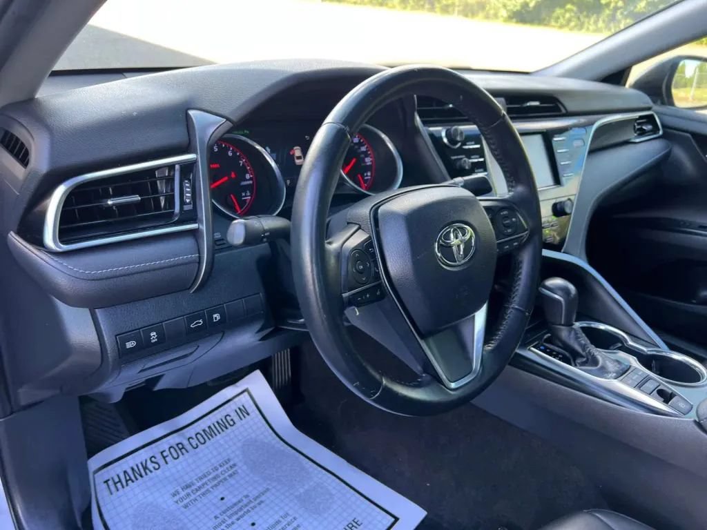 Used 2018 Toyota Camry XSE FWD image 25