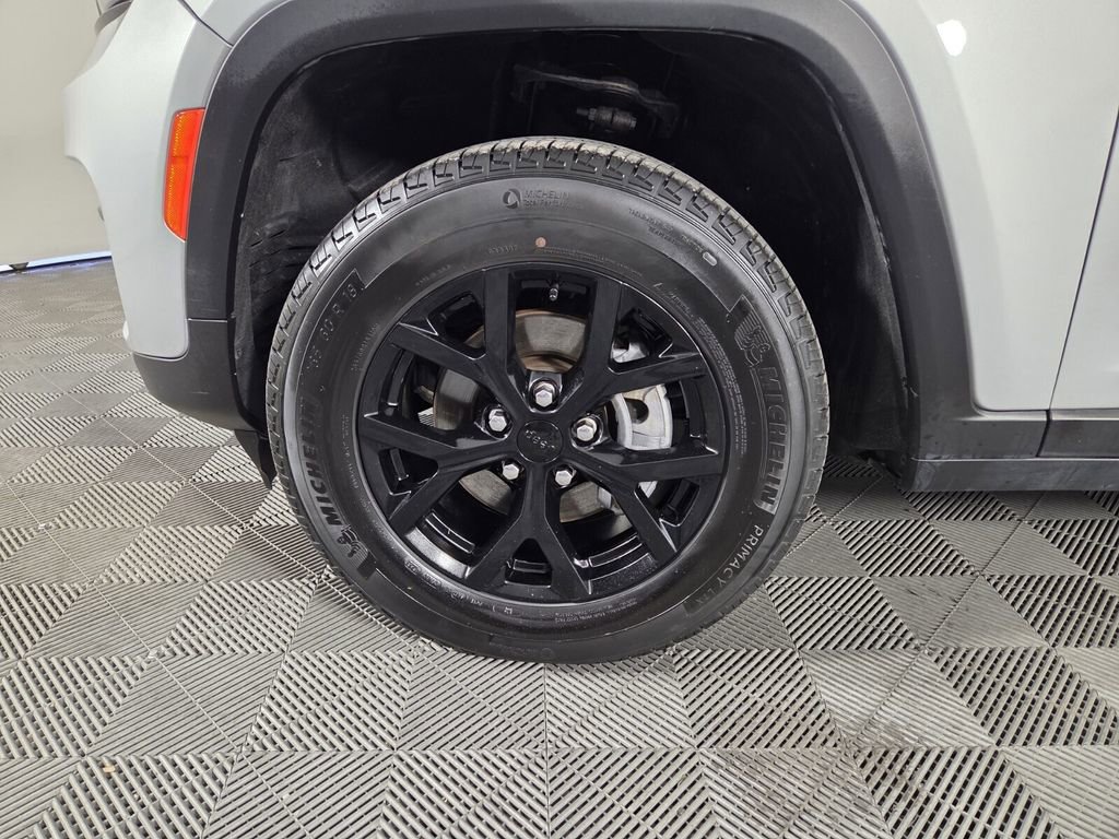 Certified 2024 Jeep Grand Cherokee Altitude image 10