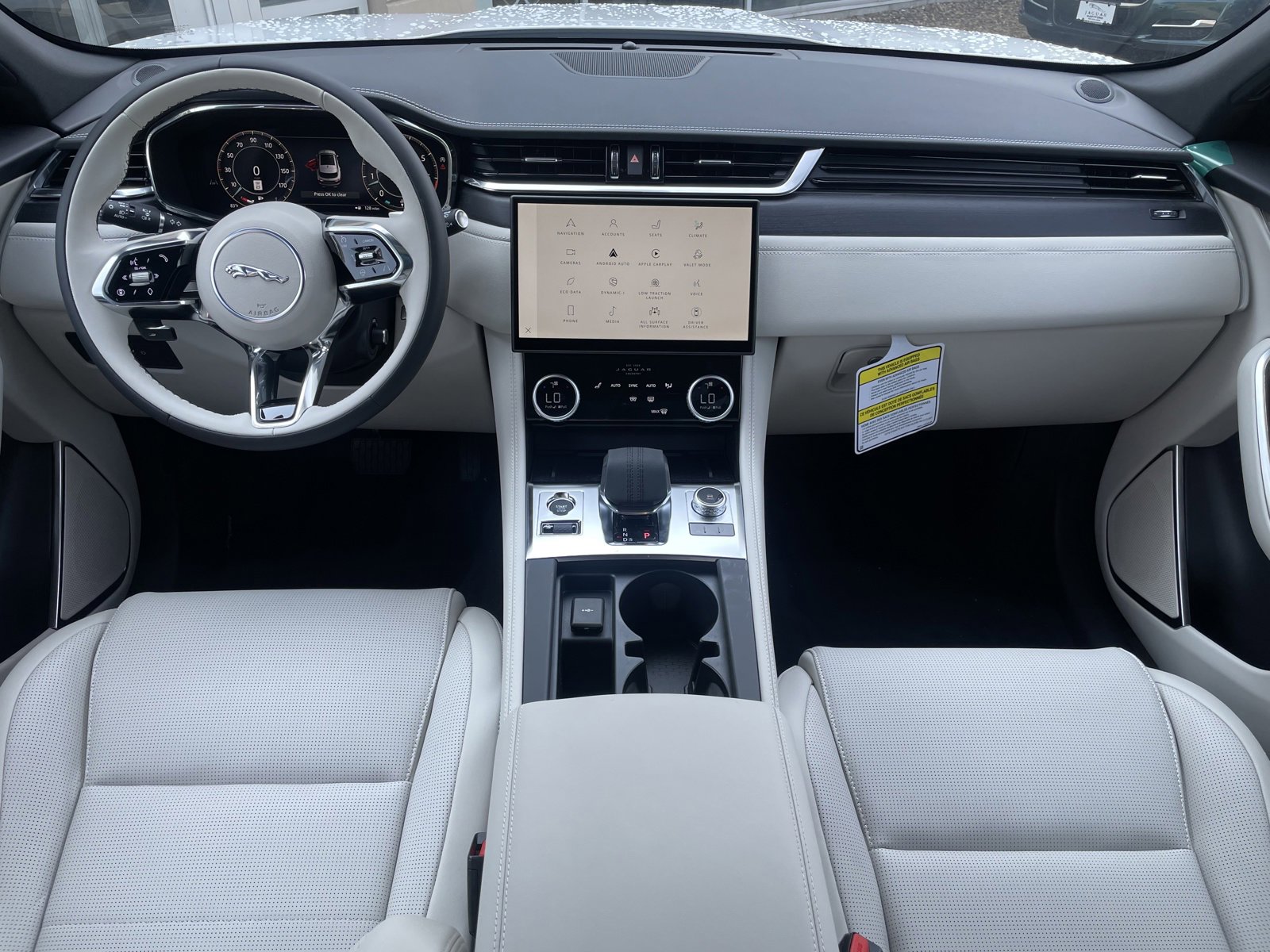 New 2025 Jaguar F-PACE R-Dynamic S image 29