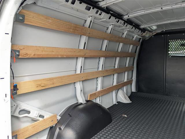 Used 2024 GMC Savana 2500 w/ Driver Convenience Package image 13