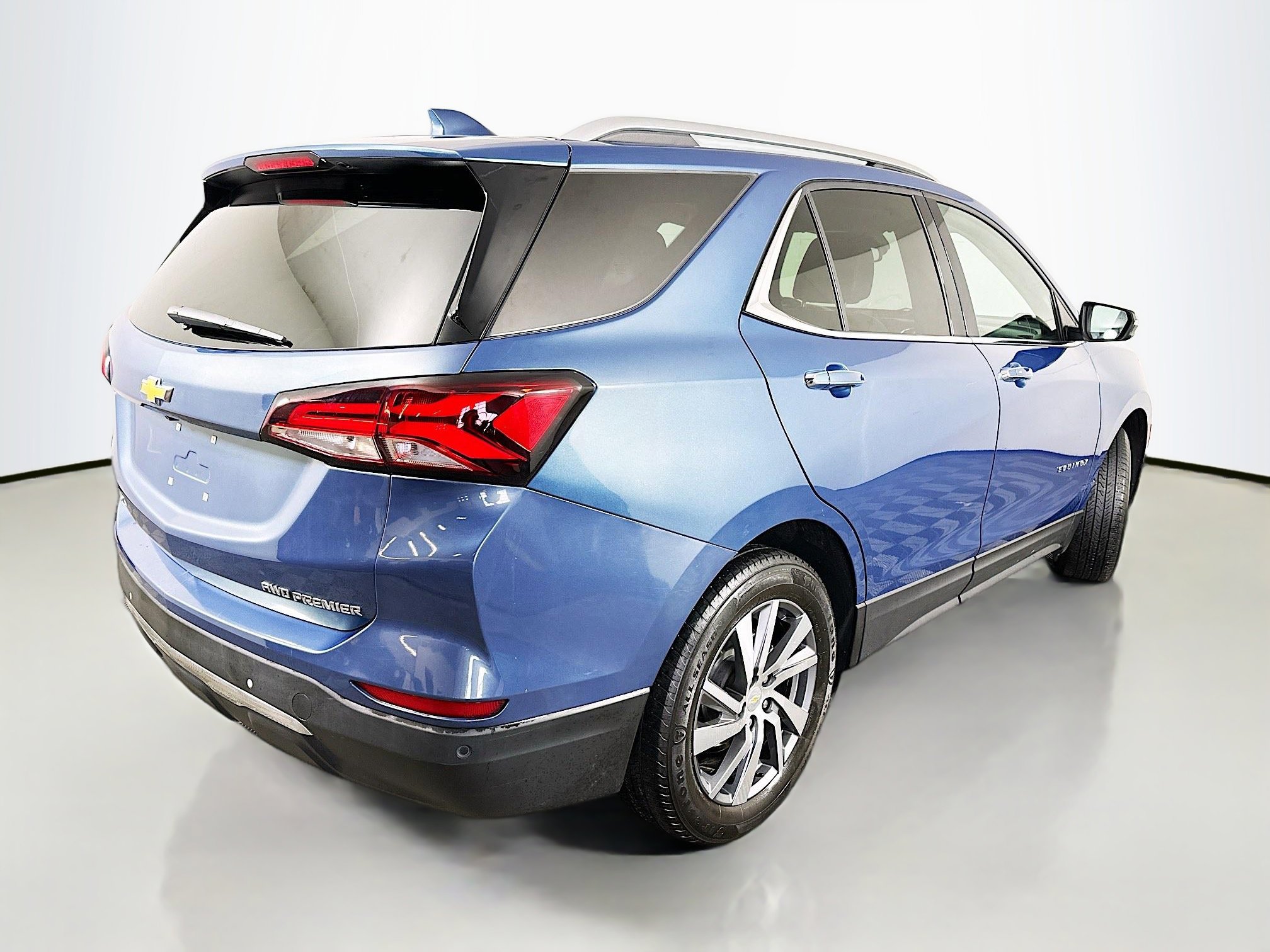 Used 2024 Chevrolet Equinox Premier AWD/4WD image 7