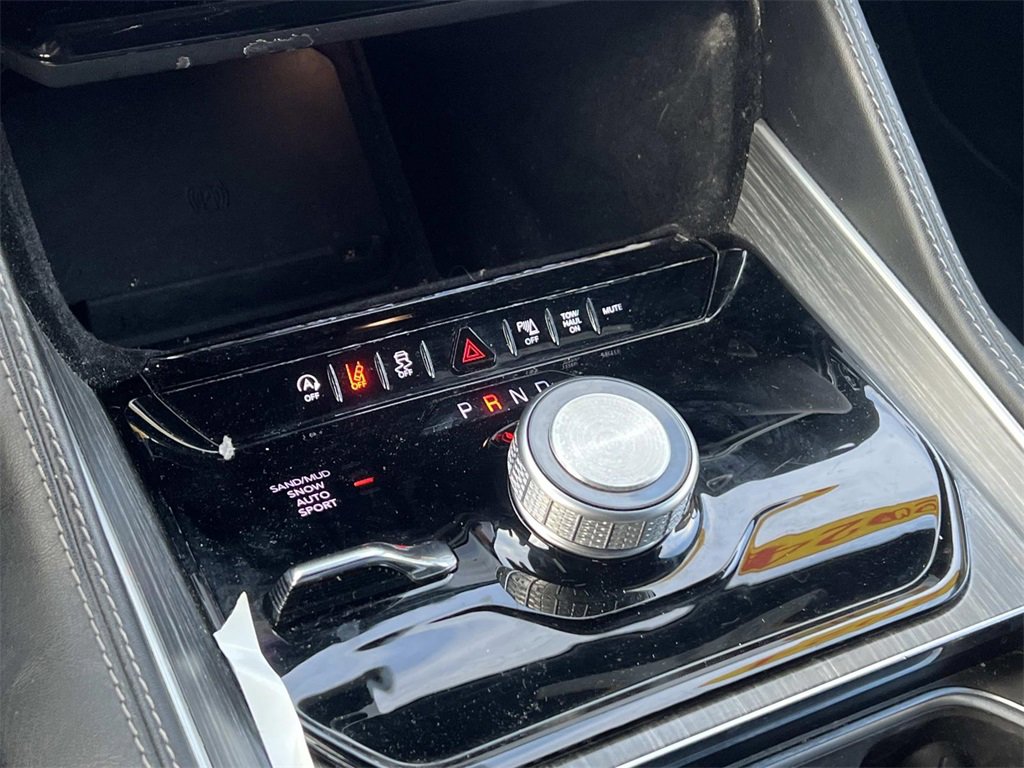 Used 2024 Jeep Wagoneer L Series II w/ Flexible Seating Group image 21